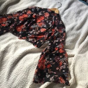Beautiful floral bell sleeve crop top